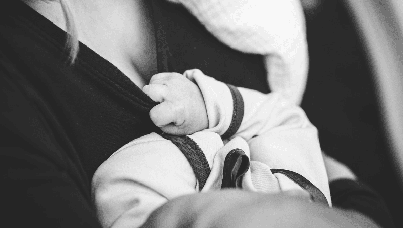 7 Tips for Breastfeeding your Newborn at night